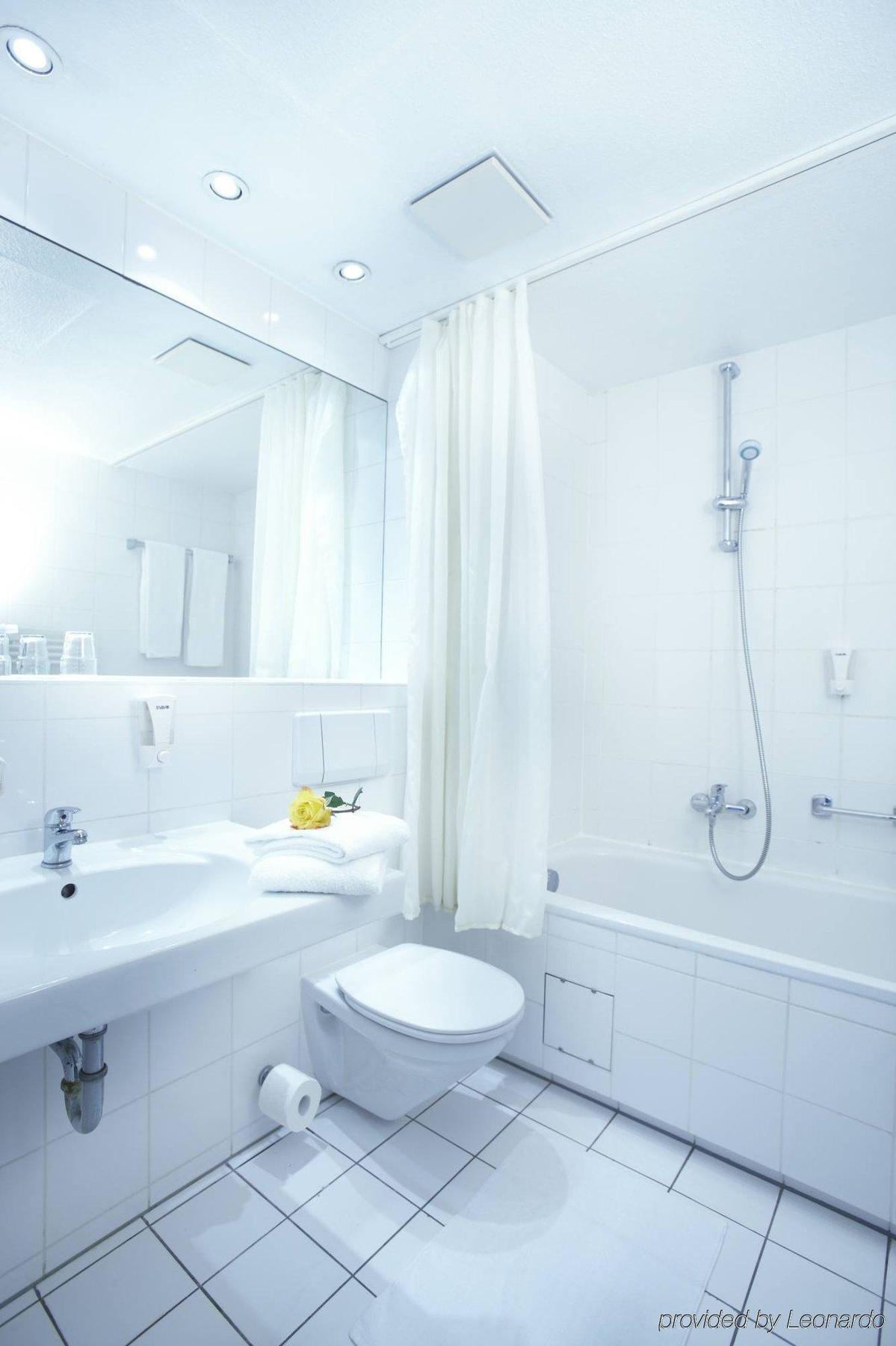 Hotel Domicil Hamburg By Golden Tulip Екстер'єр фото