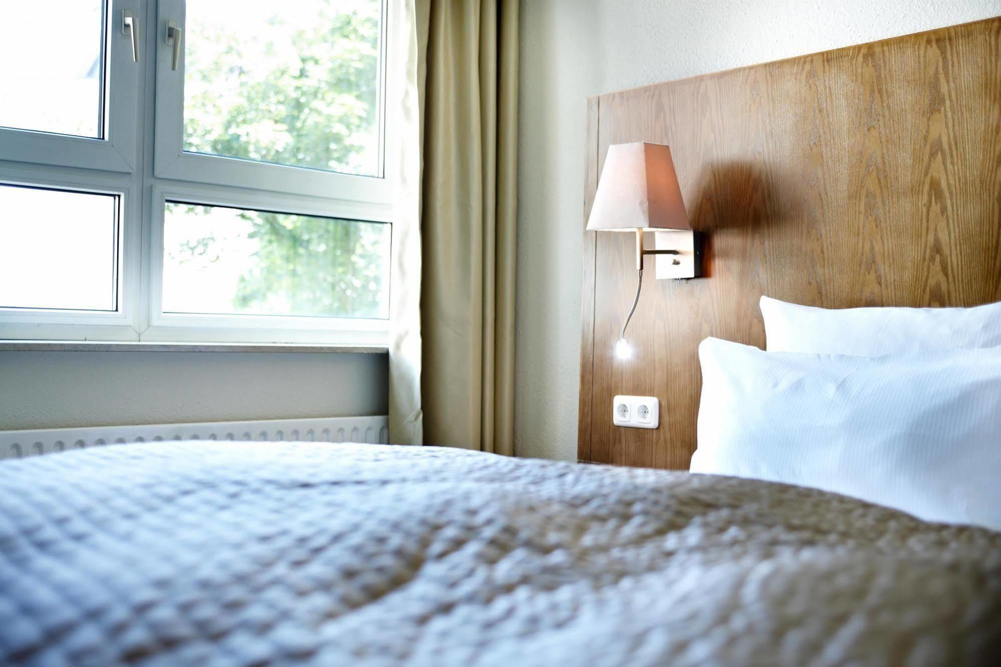 Hotel Domicil Hamburg By Golden Tulip Екстер'єр фото